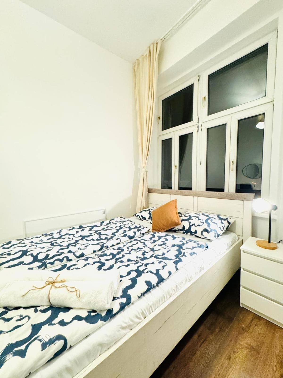 Charming 5br Shared Apt, Minutes From Atzgersdorf Appartement *