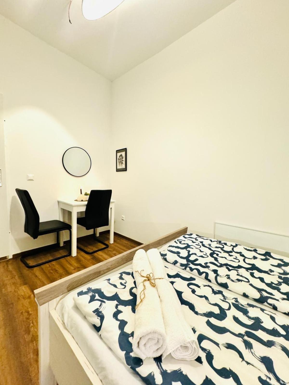 Charming 5br Shared Apt, Minutes From Atzgersdorf Appartement